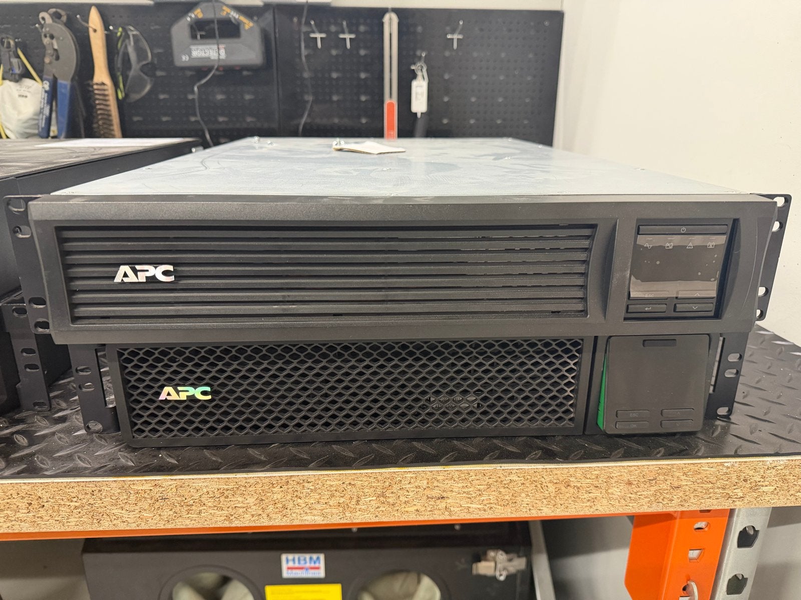 APC Smart-UPS 2200VA/1980W Rackmount UPS, Ophalen of Verzenden, Gebruikt