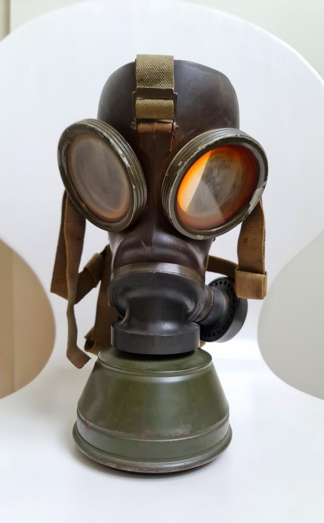 Vredestein gasmasker Nederland uit 1952 T1 K52 goede staat, Ophalen, Landmacht, Nederland, Helm of Baret
