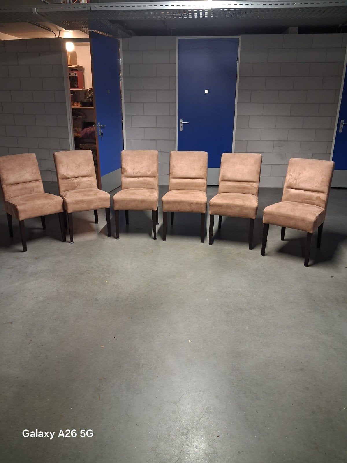 6 beige - taupe kwaliteitsstoelen  5jaar oud  (2021) !!!, Ophalen, Bruin, Zo goed als nieuw, Vijf, Zes of meer stoelen