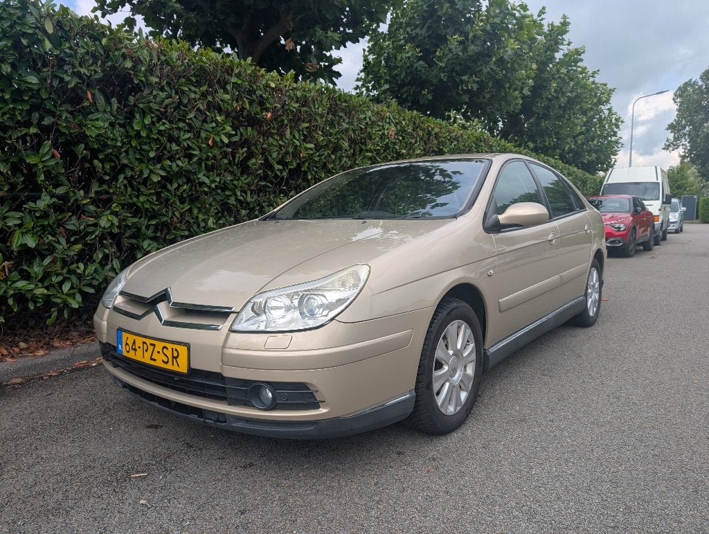 Citroën C5 2.0 16V Exclusive Automaat APK tot juli 2027, Auto's, Beige, 4 cilinders, 700 kg, Beige