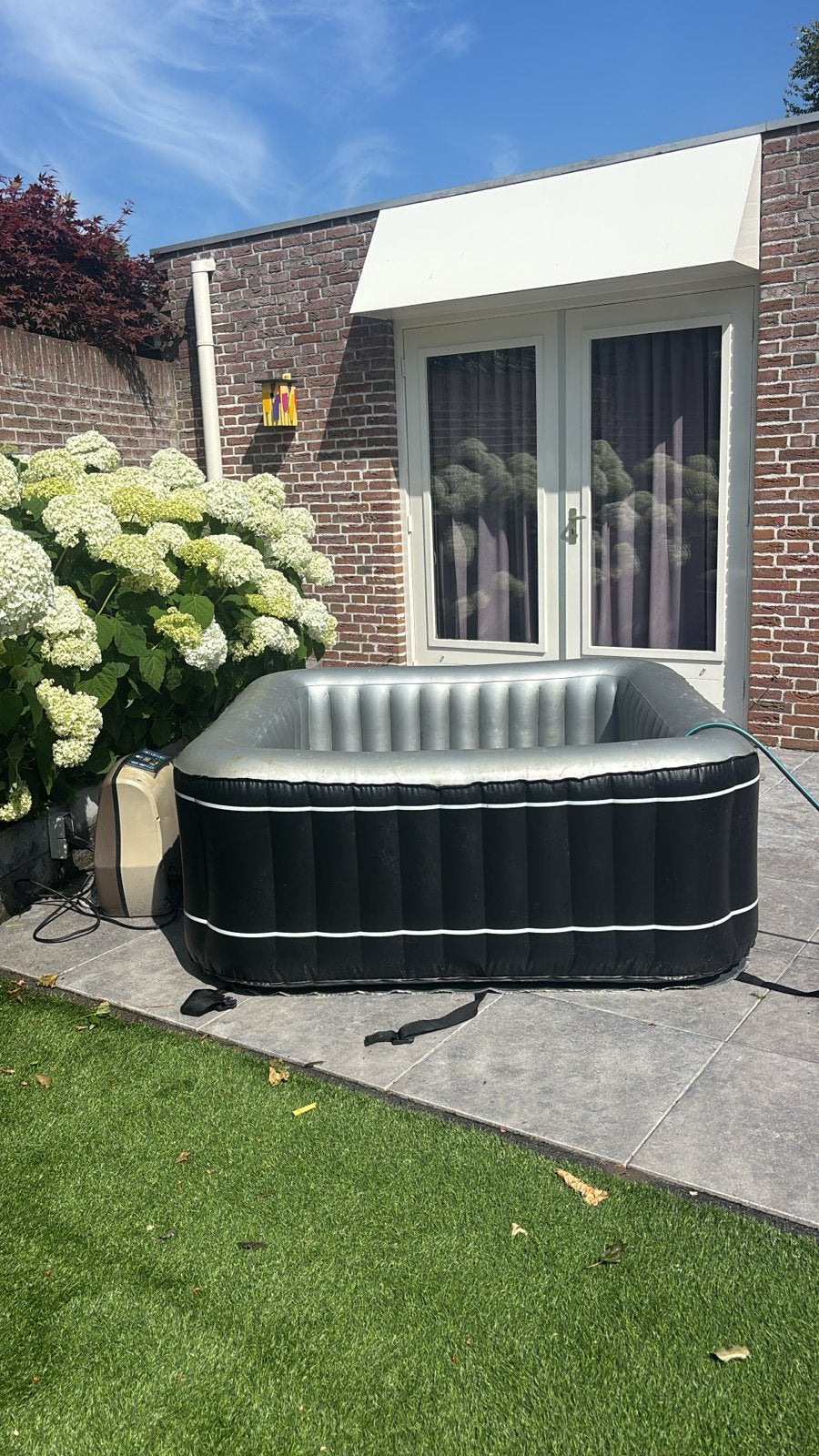 Opblaasjacuzzi met pomp/filter - Ruilen voor krat Grolsch, Ophalen, Gebruikt, Rechthoekig, Opblaaszwembad