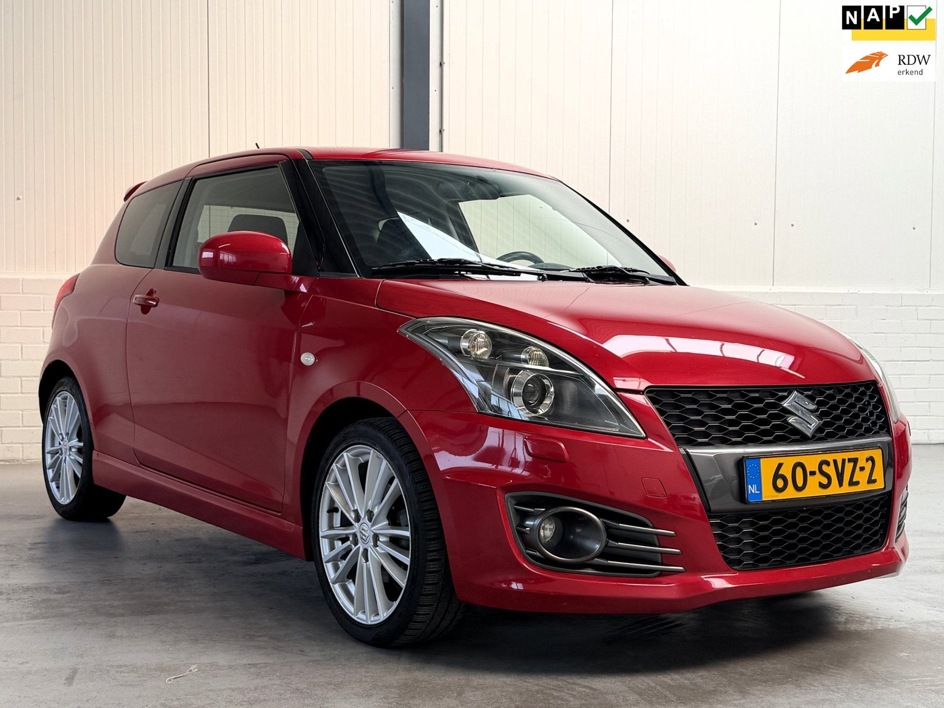Suzuki Swift 1.6 Sport|Org NL|Carplay|Dealer O.H., Auto's, Voorwielaandrijving, Euro 5, Gebruikt, Zwart