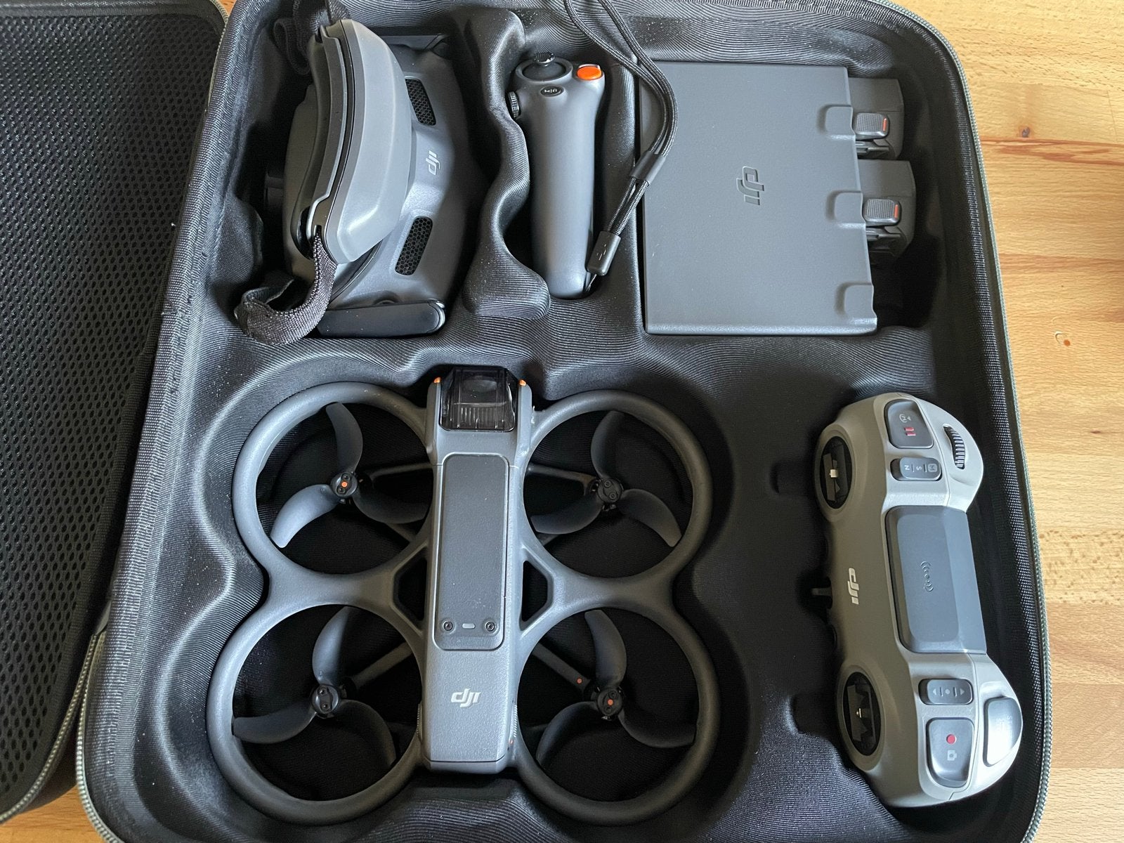 DJI Avata 2 Fly More Combo met accessoires, Audio, Tv en Foto, Drones, 250 tot 900 gram, Cameradrone, Zo goed als nieuw, DJI