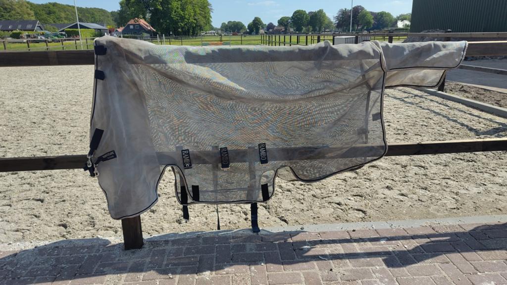 Vliegendeken Rambo Protector 7'0", Dieren en Toebehoren, Paarden en Pony's | Dekens en Dekjes, Ophalen of Verzenden, Gebruikt