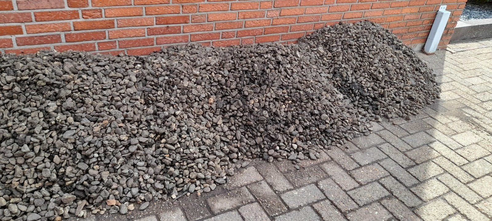 Gratis af te halen: Gladde grind (ca. 15 kruiwagens), Ophalen of Verzenden, Gebruikt, Grijs, Grind