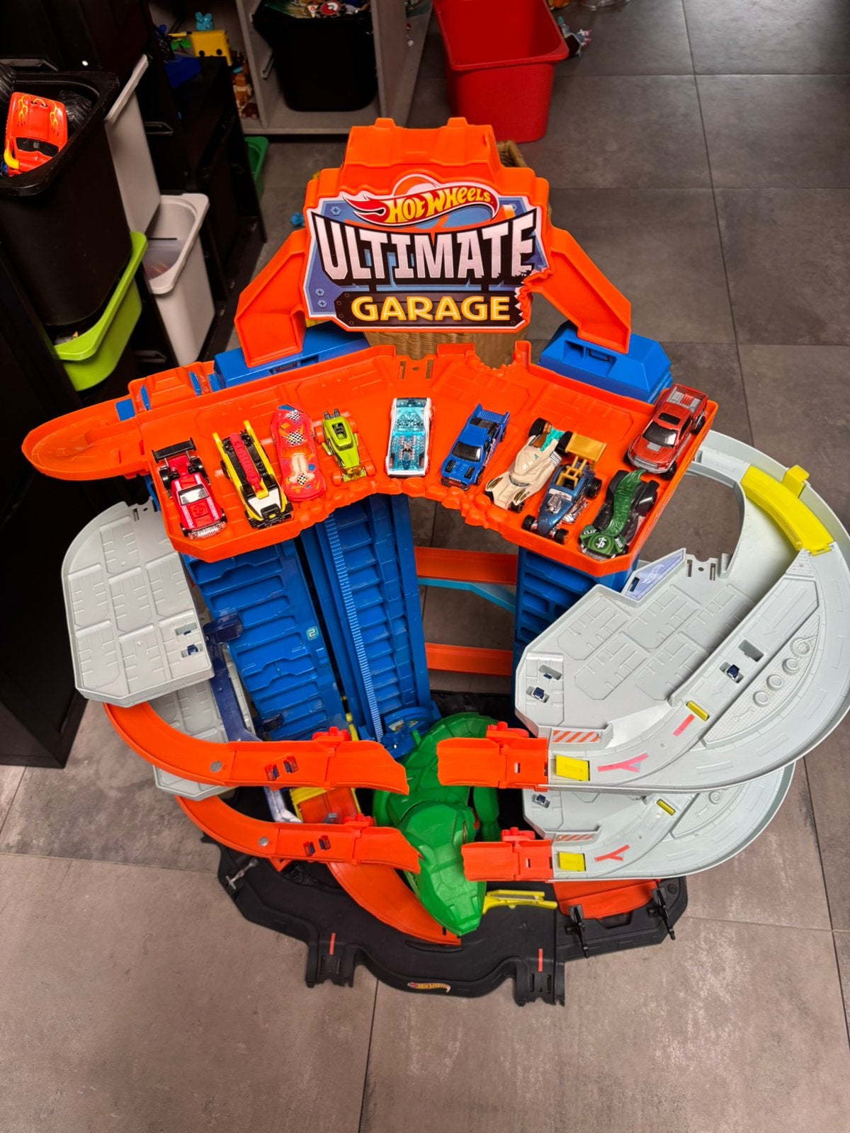 Hot wheels garage, Kinderen en Baby's, Ophalen, Zo goed als nieuw, Handmatig, Hot Wheels