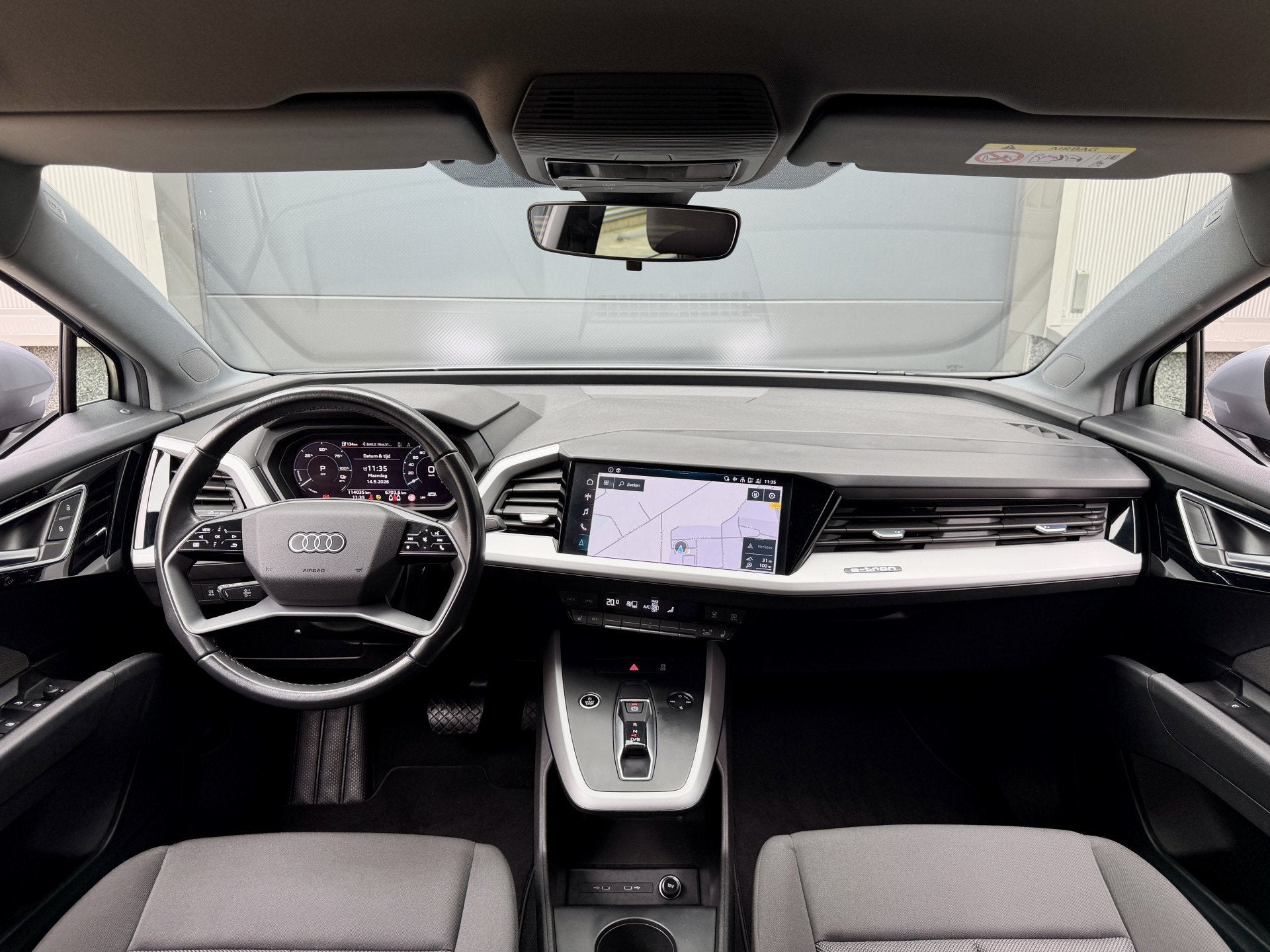 Audi Q4 e-tron 40 Advanced edition 77 kWh *Florettsilber* Na, Automaat, Dealer onderhouden, 1965 kg, 1000 kg