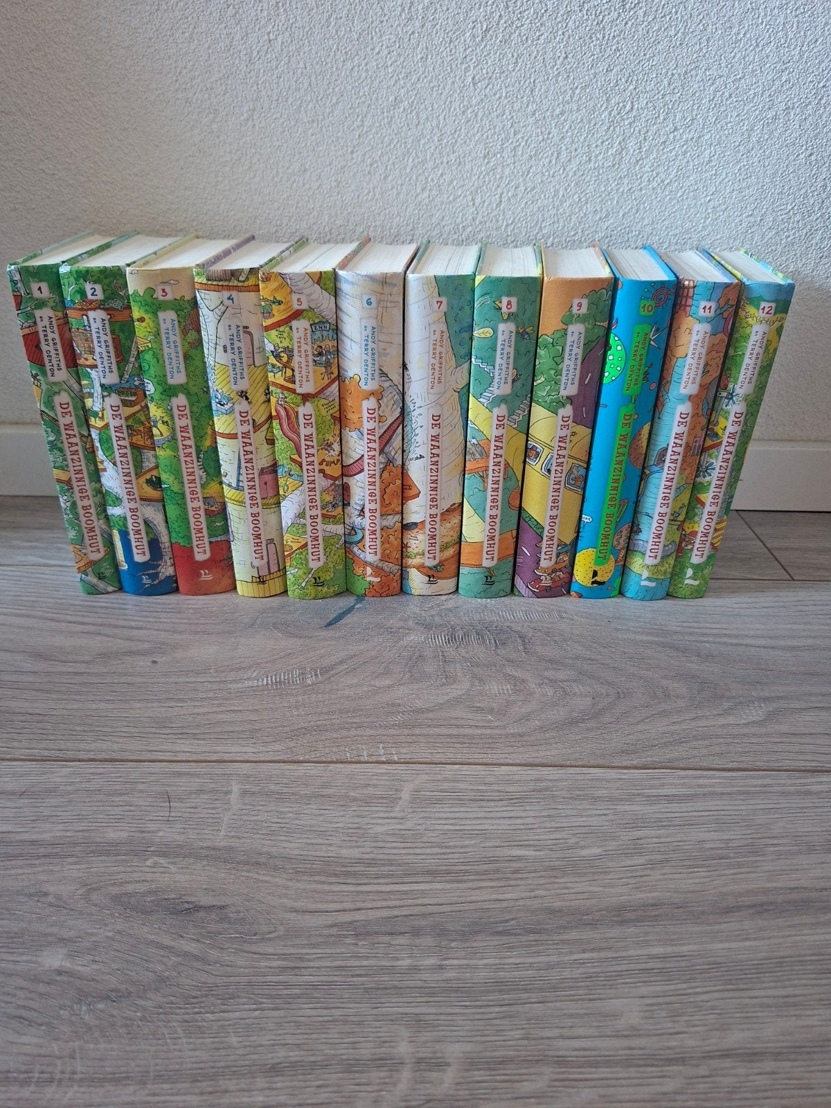 De Waanzinnige Boomhut serie deel 1 t/m 12, Ophalen, Gelezen, Andy Griffiths en Terry Denton, Fictie