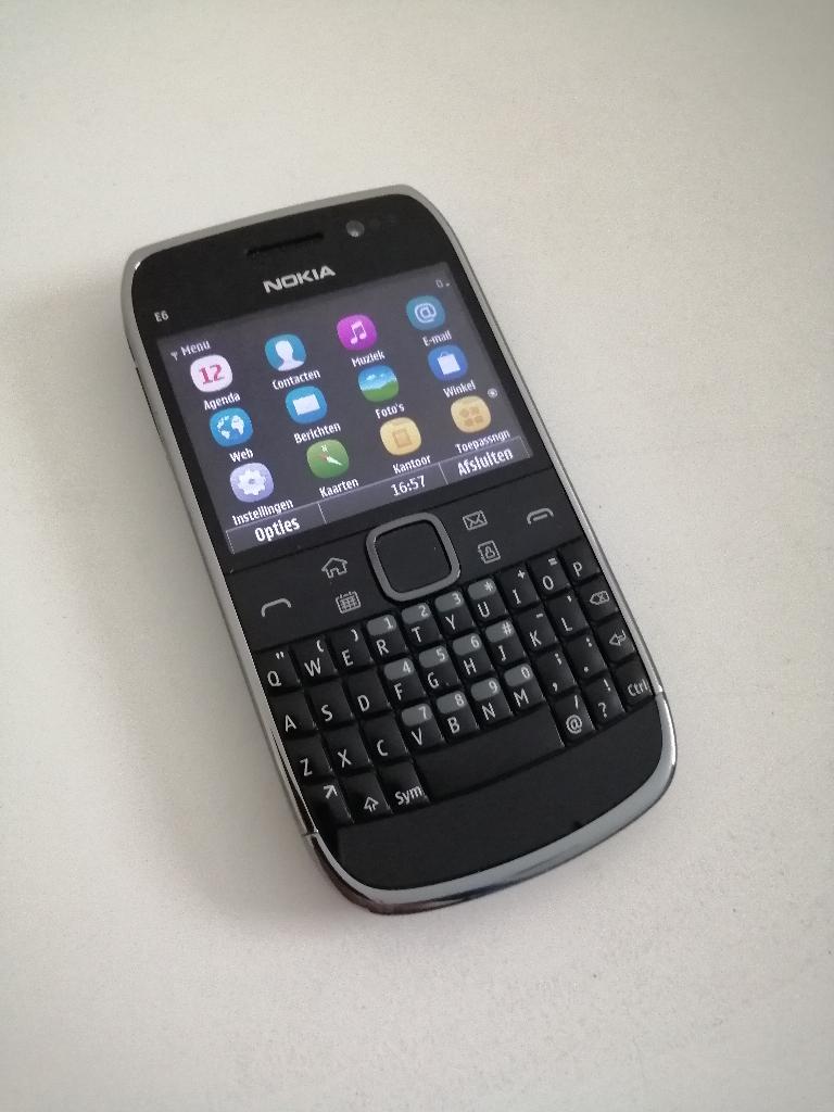 Zeldzame Nokia E6 Smartphone Symbian | WIFI | GPS | 8MP | M3, Gebruikt, Zwart, Ophalen of Verzenden, Klassiek of Candybar