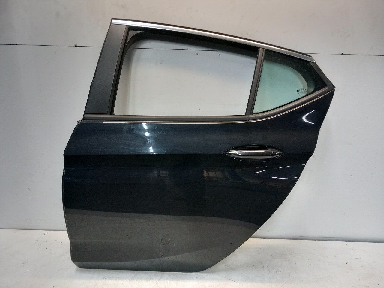 Portier links achter Opel Astra, Onderdelen@venauto.nl, Van der Ven Autorecycling B.V., Gebruikt, Ettenseweg 76, 4706 PB Roosendaal, The Netherlands