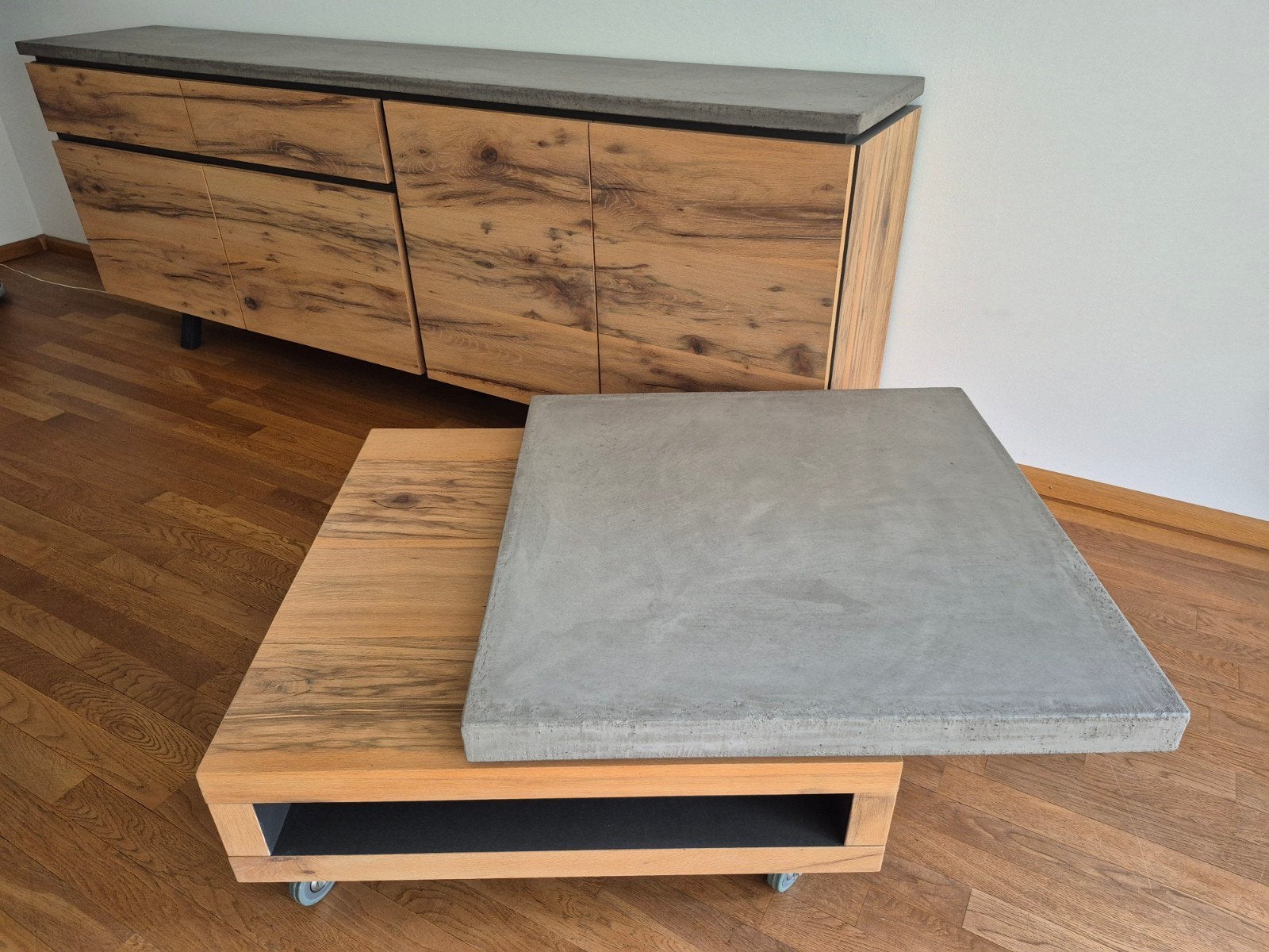 Xooon Myland set: dressoir en salontafel betonlook/hout, Huis en Inrichting, Tafels | Salontafels, Ophalen, Overige materialen