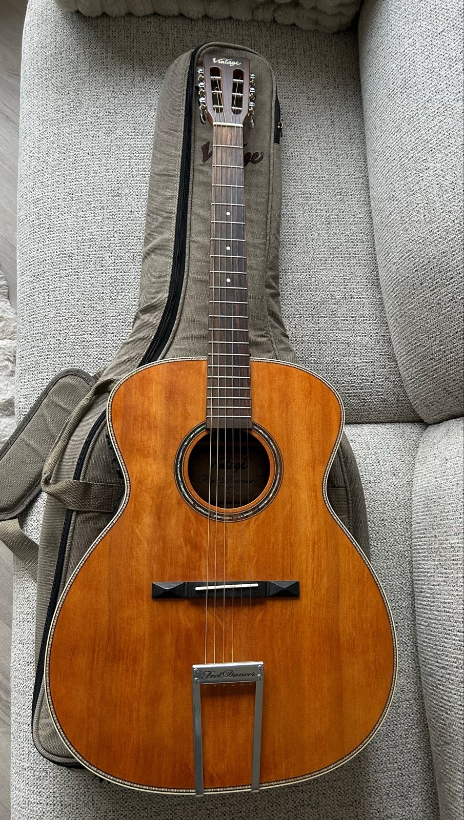 Vintage 'Fret Dancer' semi akoestische gitaar met hoes, Ophalen, Zo goed als nieuw, Western- of Steelstringgitaar, Met koffer