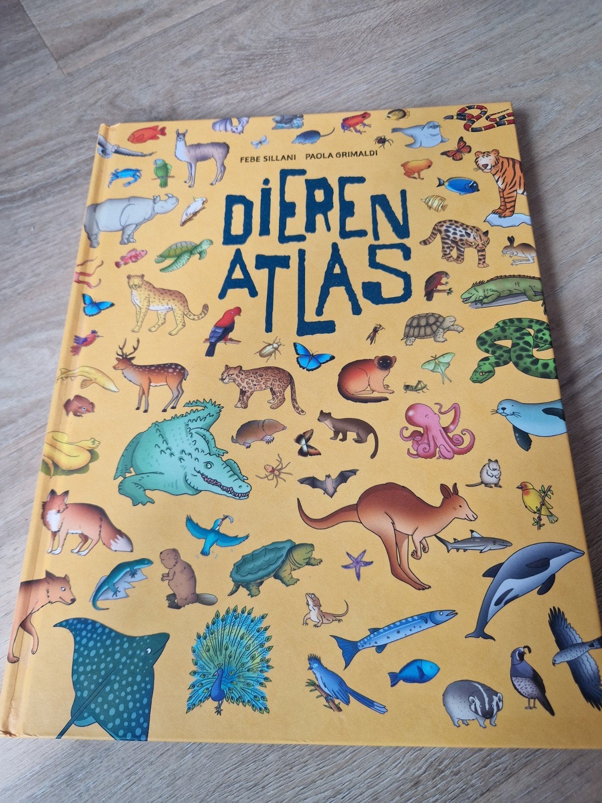 Dierenatlas: Ontdek waar dieren leven, Ophalen