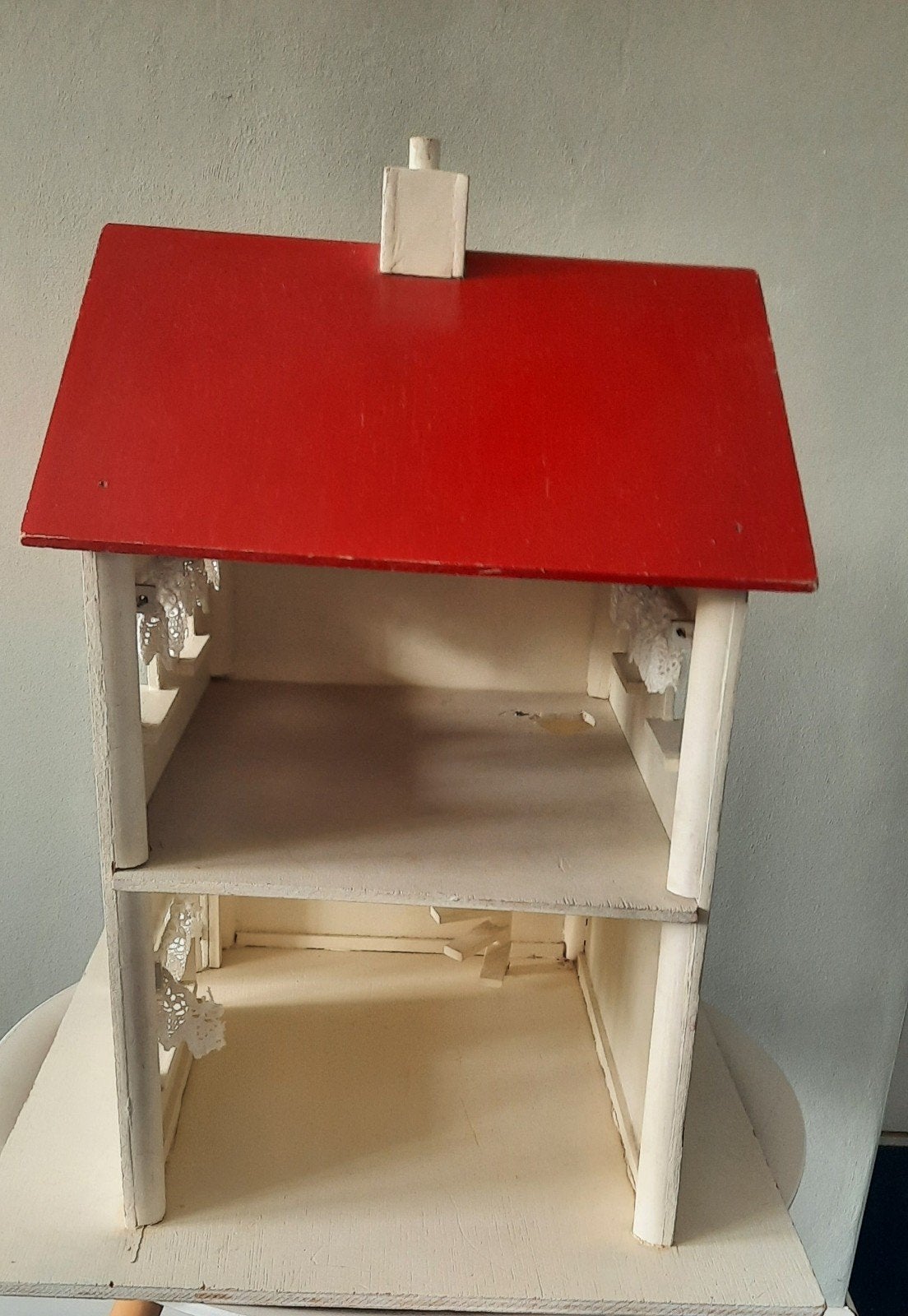 Vintage Poppenhuis met Rode Dak en Meubeltjes, Kinderen en Baby's, Speelgoed | Poppenhuizen, Ophalen