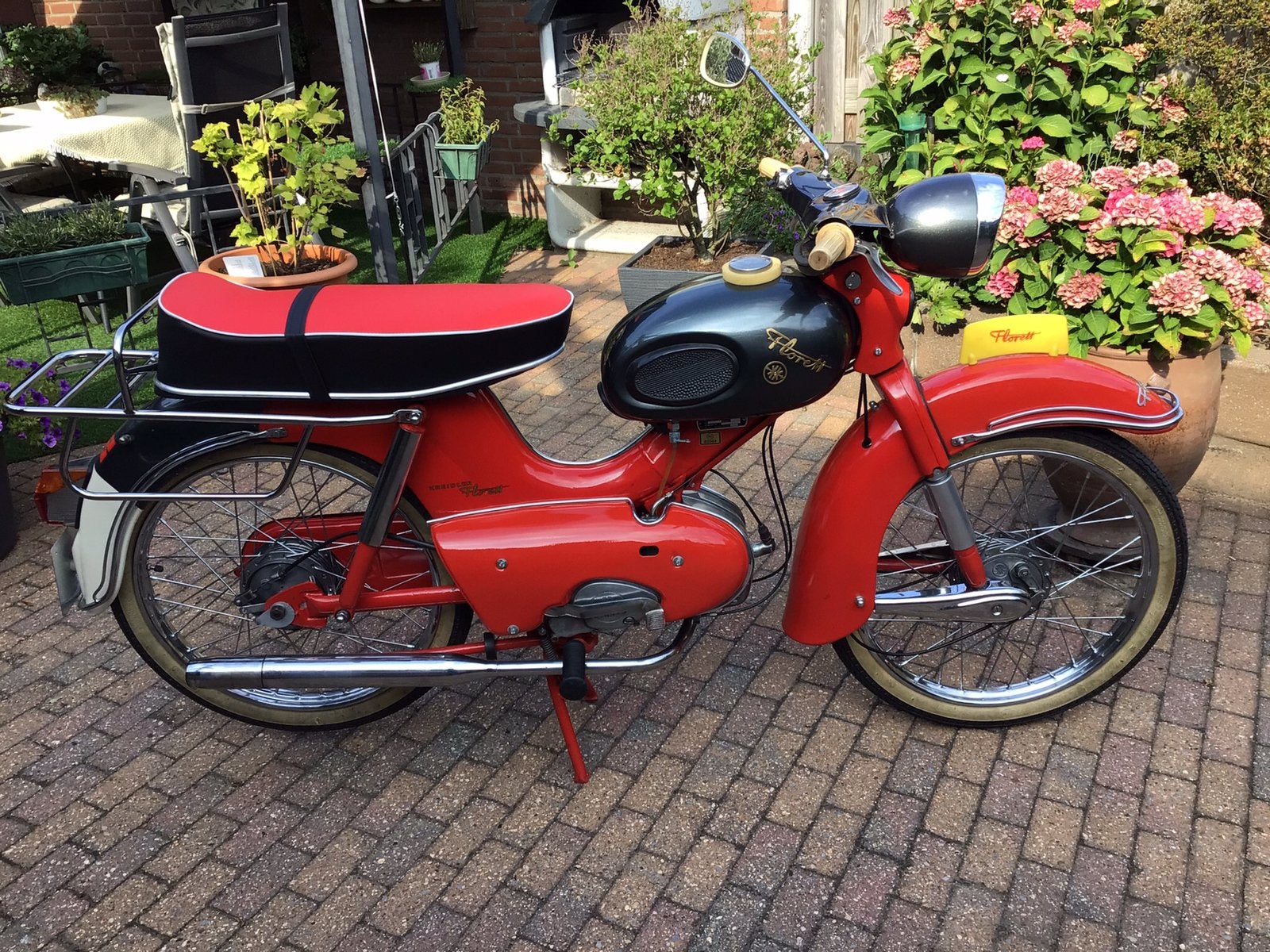Te koop een hele mooie  rode kreidler florette  bj 1964, Fietsen en Brommers, Brommers | Kreidler, Ophalen, Zo goed als nieuw
