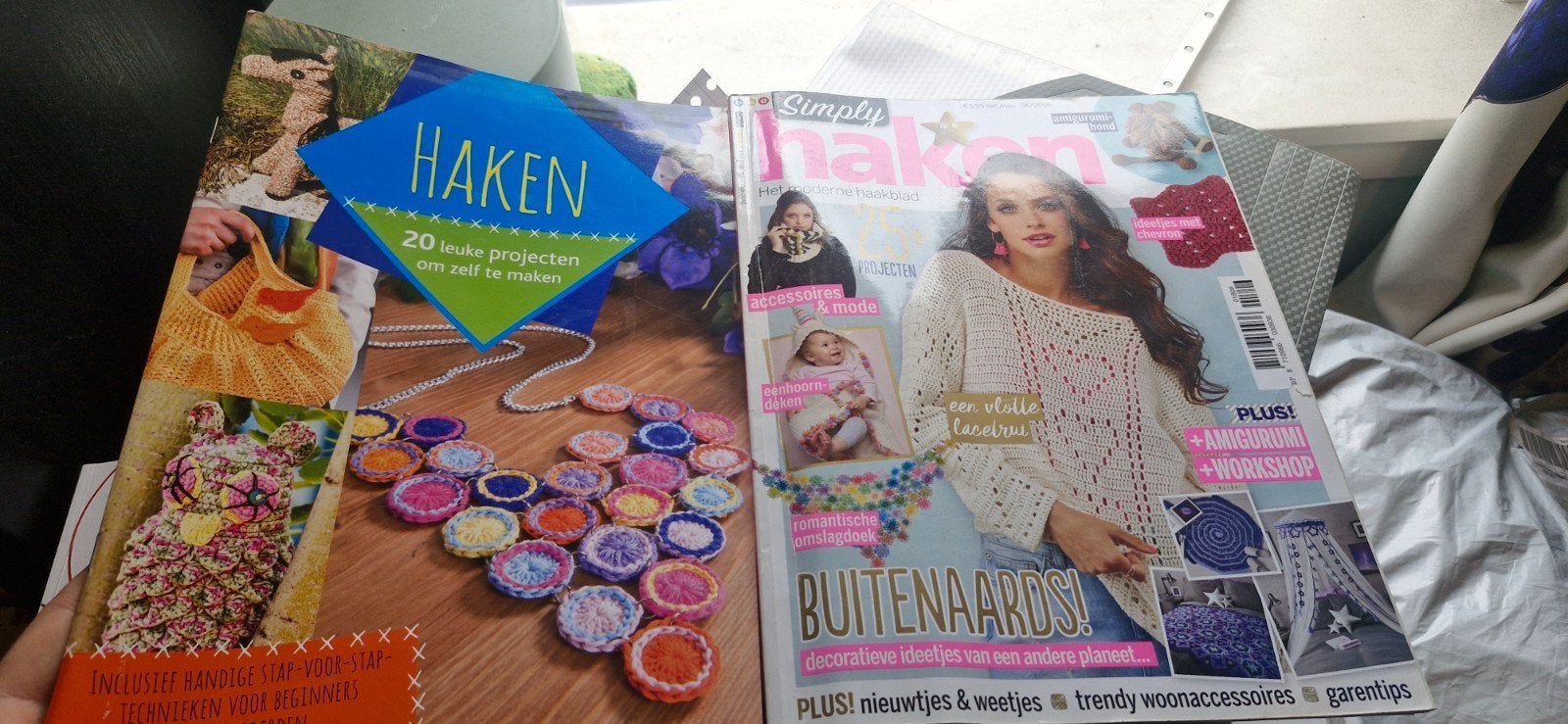 2 Haakboeken: Haken & Simply Haken, Ophalen of Verzenden, Zo goed als nieuw, Haken, Patroon of Boek
