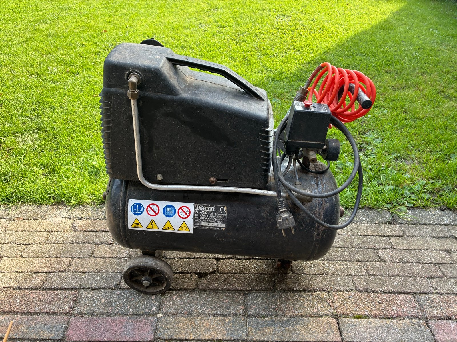 Ferm FC-700 Compressor - Gebruikt, Ophalen, Gebruikt, 6 tot 10 bar, Minder dan 200 liter/min