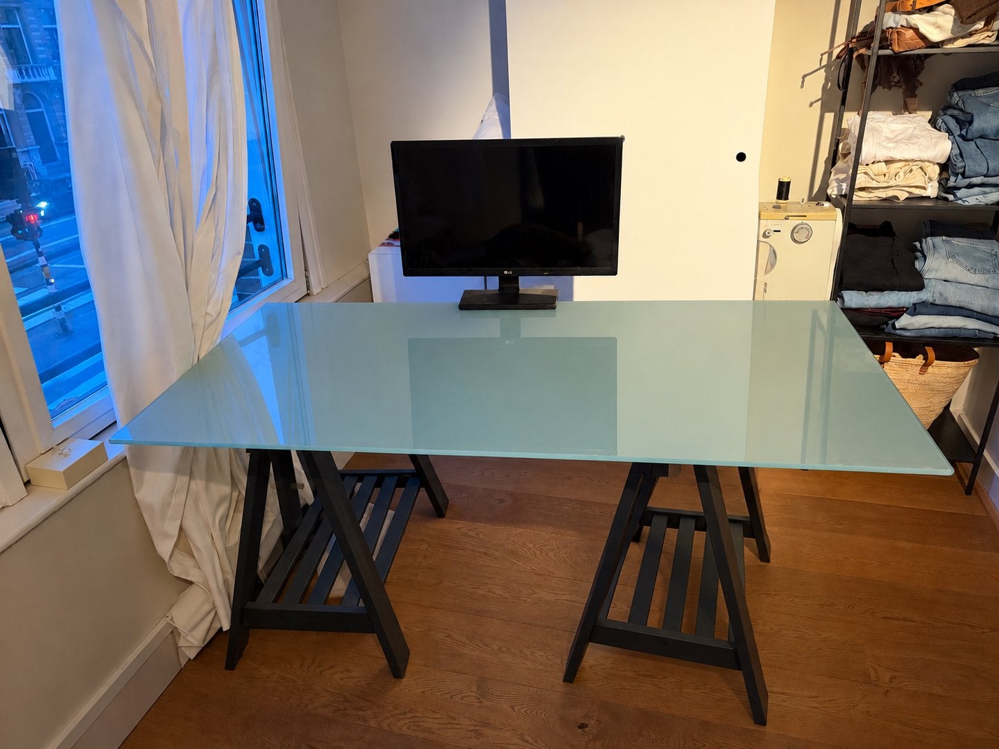 Glazen bureau met schragen, Ophalen, Gebruikt, Modern, Glas