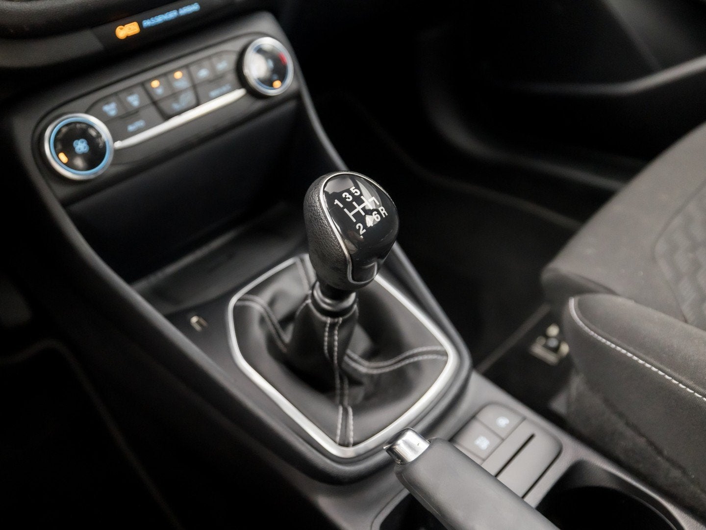 Foto 10 van Ford Fiesta 1.0 EcoBoost Hybrid Titanium Sport (APPLE CARPLA