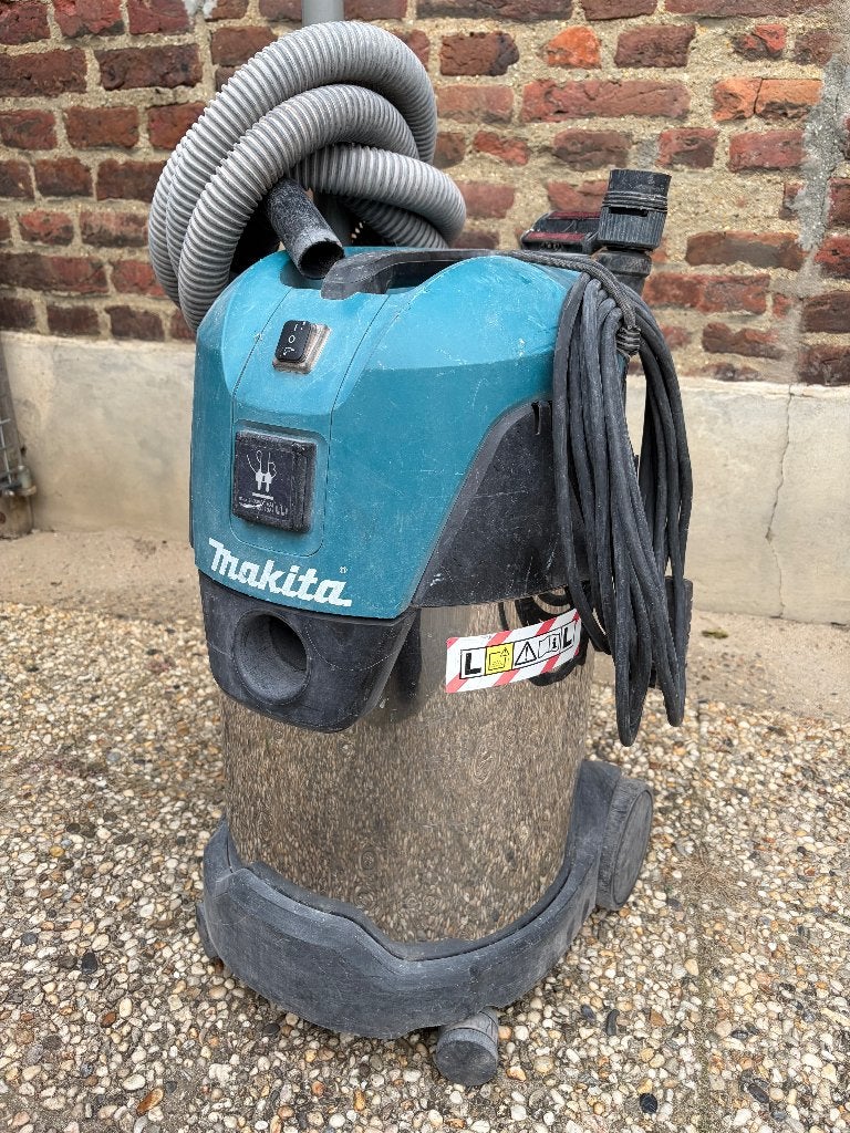 bouwzuiger Makita VC3011L, Witgoed en Apparatuur, Gebruikt, Industriële stofzuiger, Minder dan 1200 watt, Makita