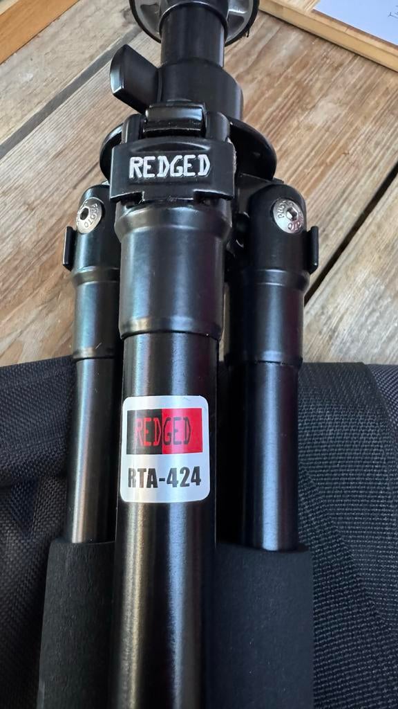 Redged RTA-424 statief in nieuwstaat met draagtas, Ophalen of Verzenden, Nieuw, 150 tot 175 cm, Driepoot