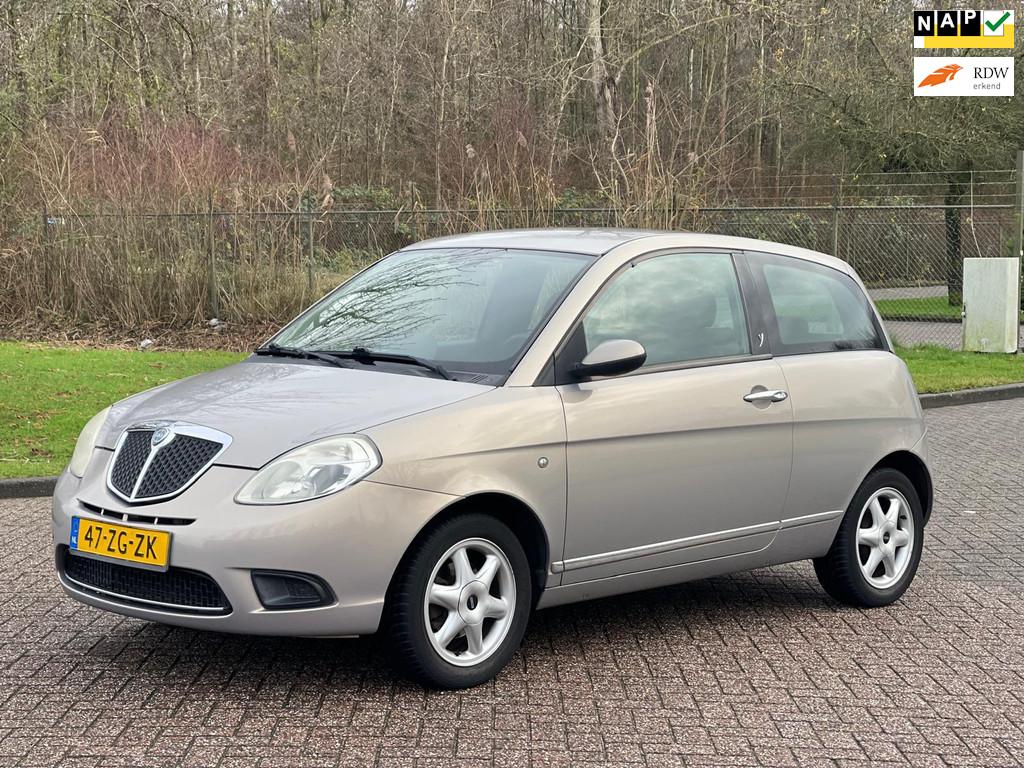 Lancia Ypsilon 1.2 Oro/AIRCO/ELECRAMEN VOOR/TREKHAAK, Auto's, Lancia, Voorwielaandrijving, Stof, Gebruikt, Beige
