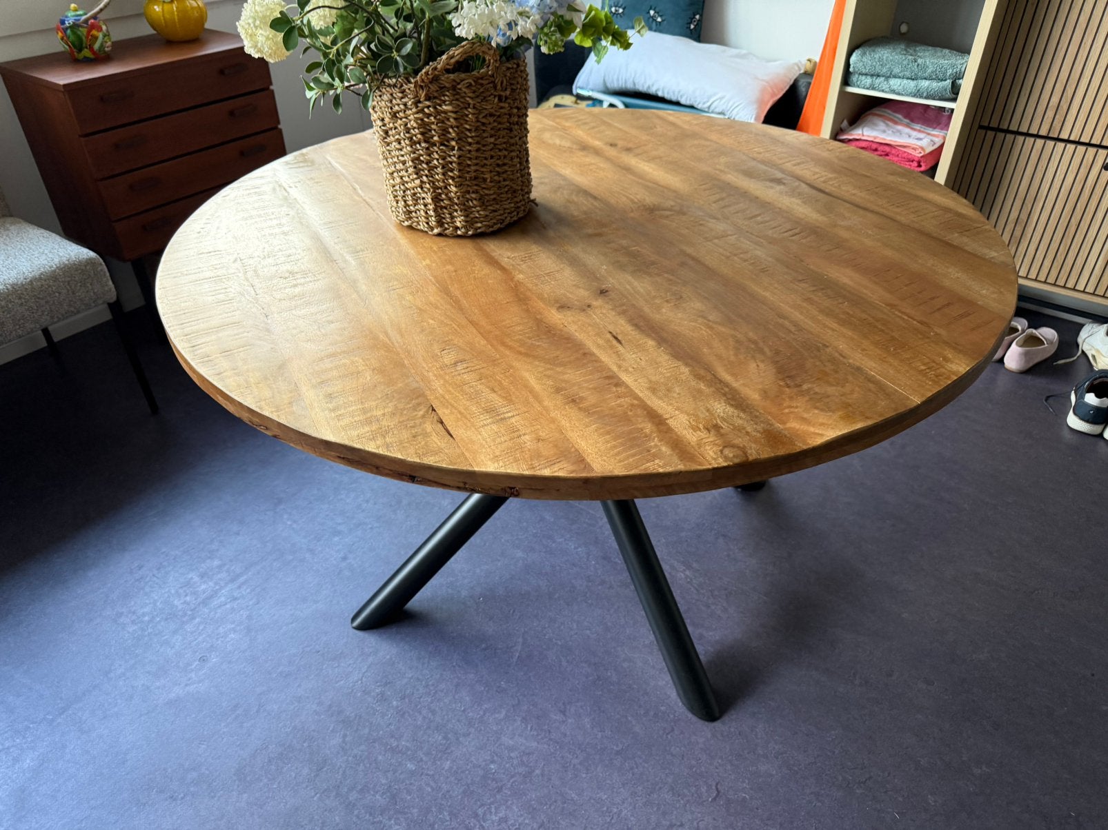 Eettafel mangohout, Ophalen of Verzenden, Zo goed als nieuw, Rond, 100 tot 150 cm