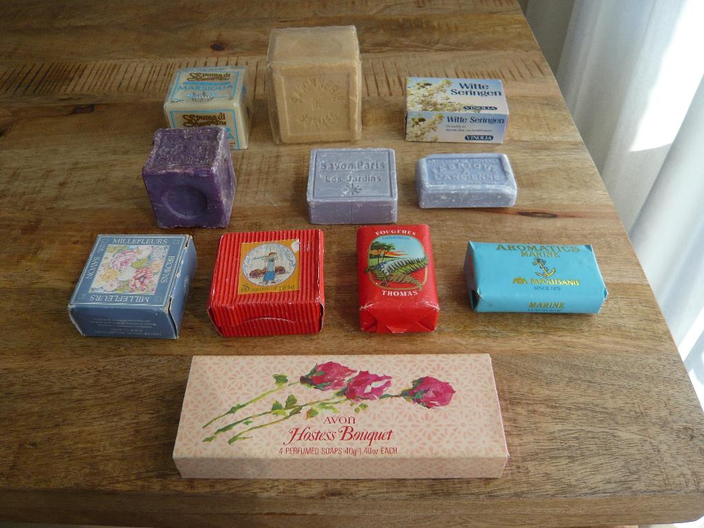 11 vintage zeepblokken/doosjes, Ophalen of Verzenden