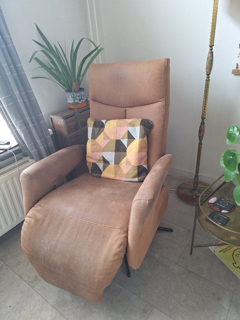 Relaxstoel okergeel, Huis en Inrichting, Fauteuils, Ophalen, Overige materialen, Minder dan 75 cm, Zo goed als nieuw