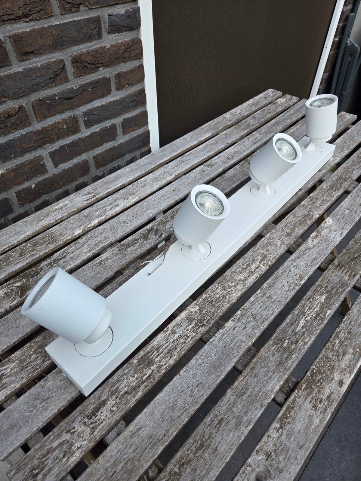 Strakke witte spotjes, Huis en Inrichting, Lampen | Spots, Ophalen, Dimbaar, Zo goed als nieuw, Metaal
