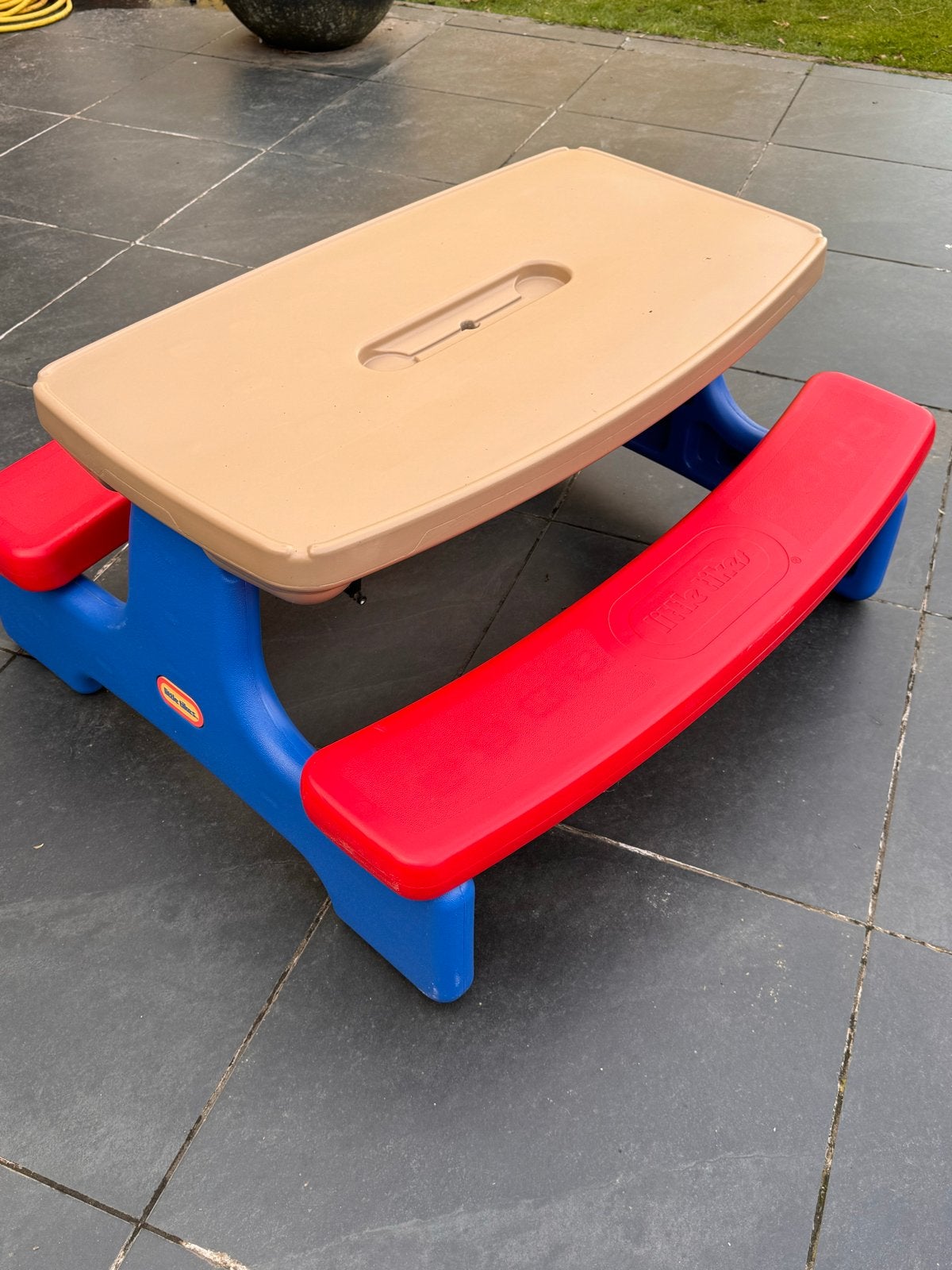 Little Tikes Picknicktafel met parasol, Kinderen en Baby's, Ophalen, Zo goed als nieuw, Overige typen