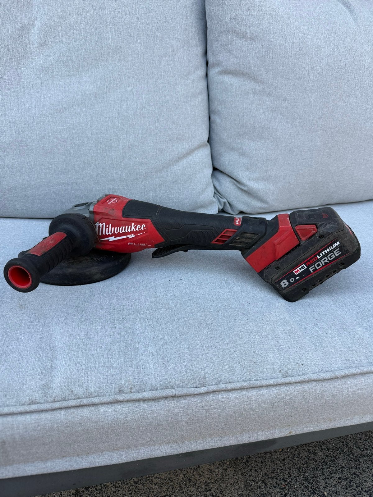 Milwaukee M18 haakse slijper + 8.0Ah accu, Ophalen, Gebruikt, 1000 watt of meer, Haakse handslijpmachine