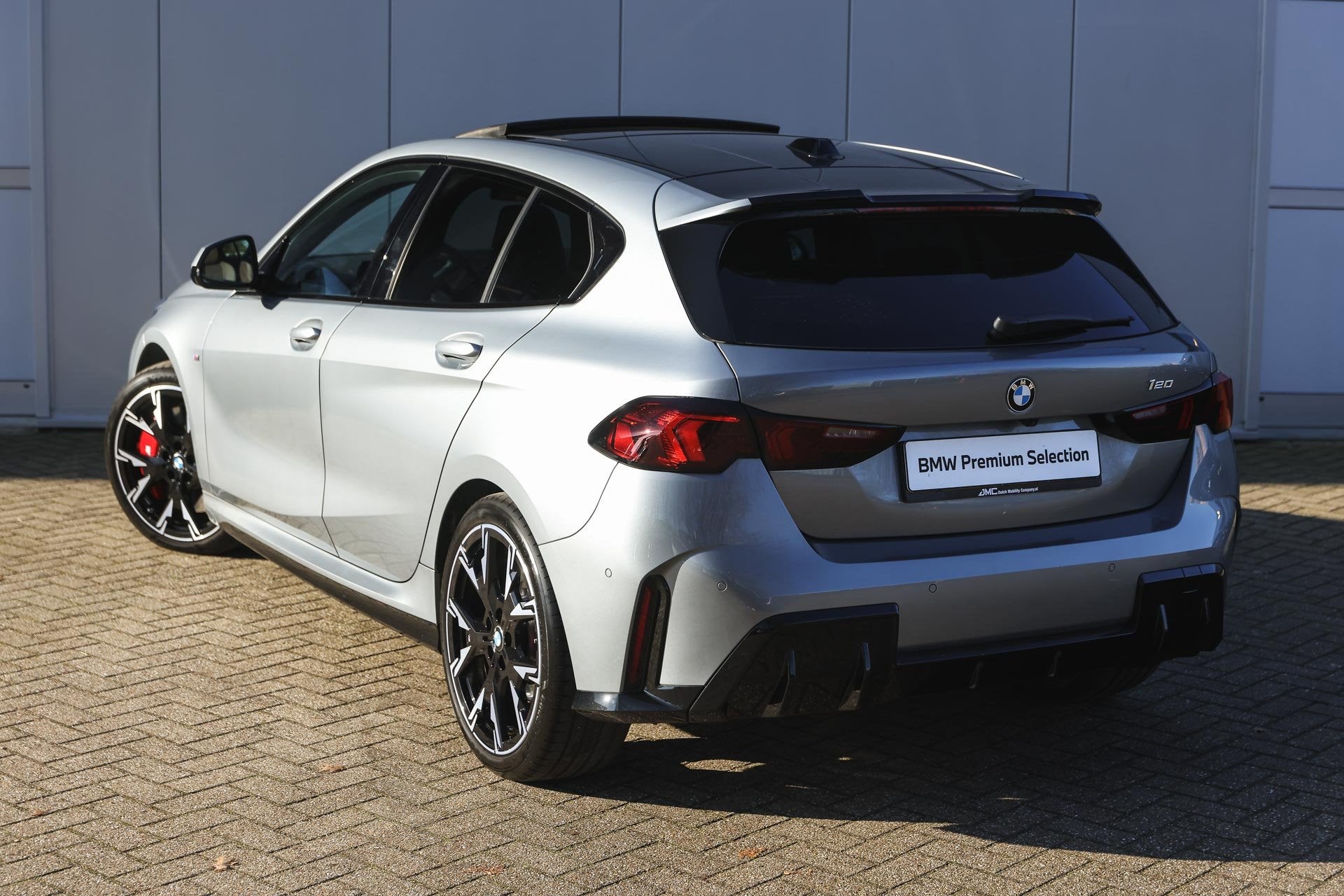 BMW 1 Serie 120 M Sport Automaat / Panoramadak / Sportstoele, Auto's, 12 maanden, Gebruikt, Euro 6, 156 pk