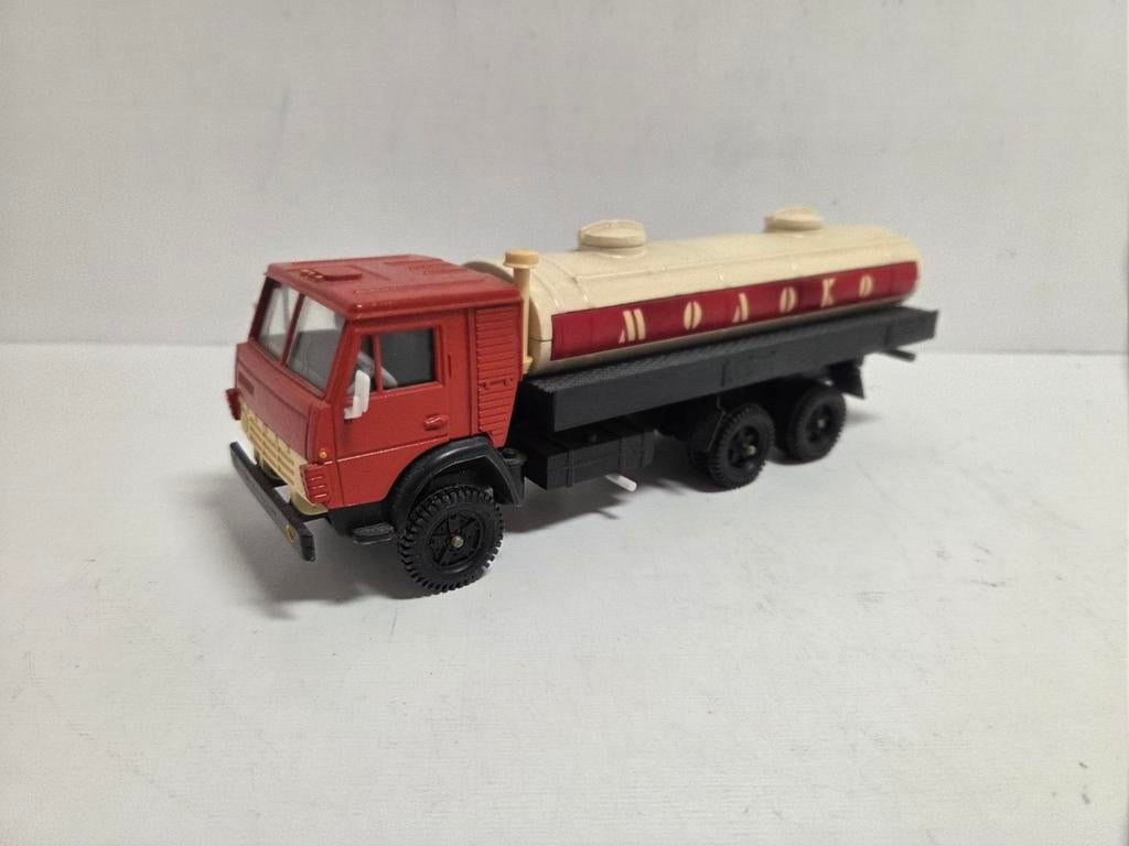 Novoexport Kamaz tankwagen 1:43, Overige merken, Auto, ., Ophalen of Verzenden