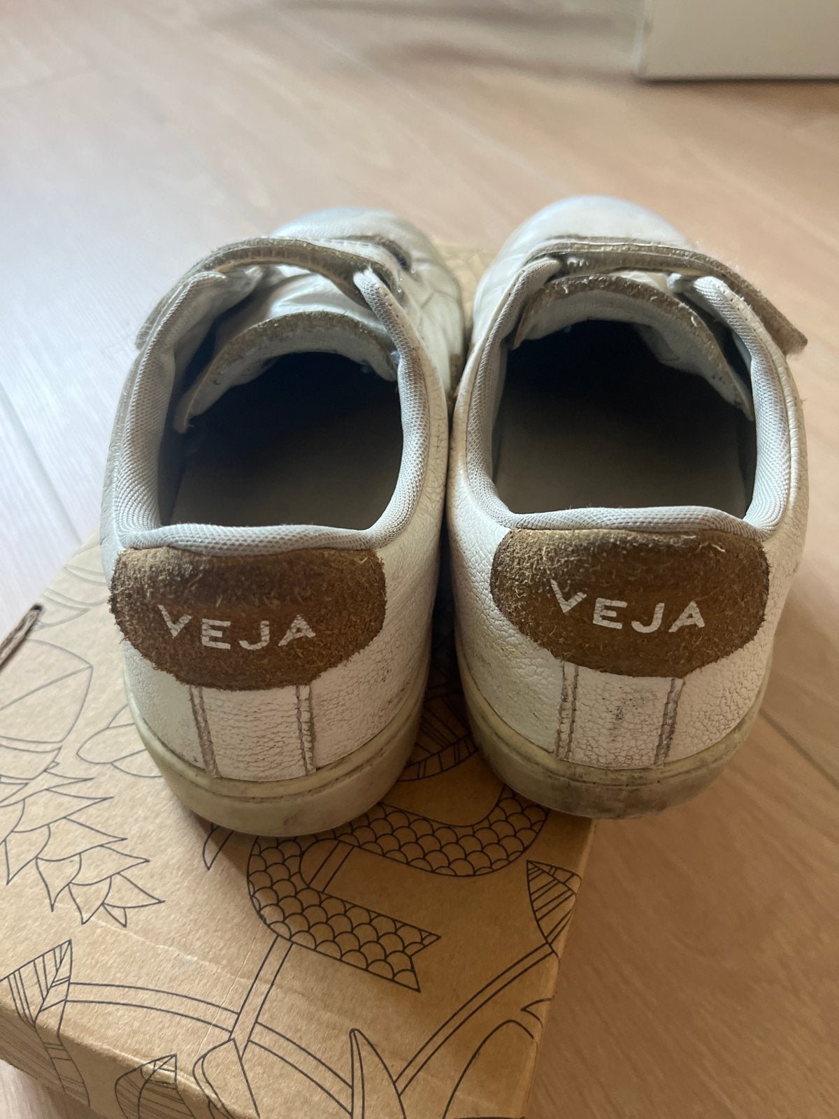 Veja klittenband sneakers wit - Maat 33, Kinderen en Baby's, Ophalen of Verzenden, Gebruikt, Jongen of Meisje, Schoenen