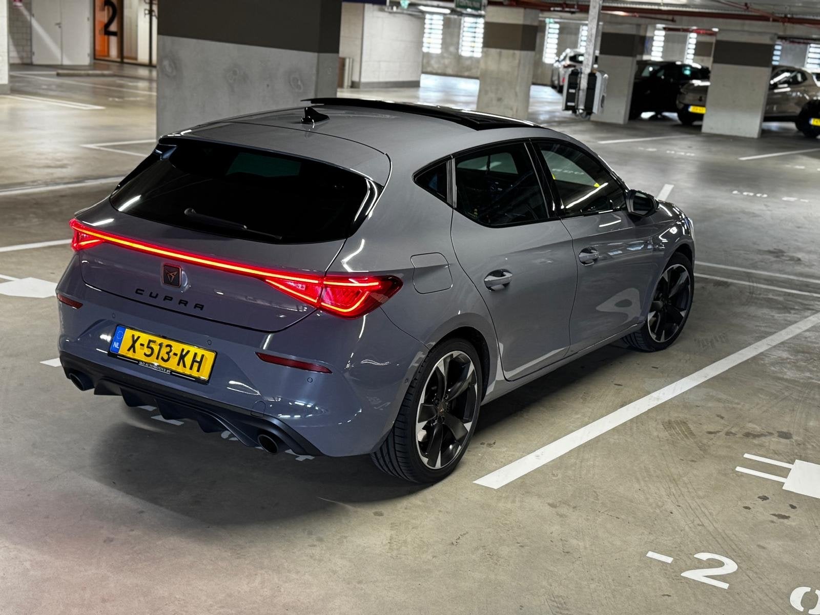 Cupra Leon 2.0 180KW 2022 nardo grey, Auto's, 4 cilinders, 1984 cc, Leon, 245 pk
