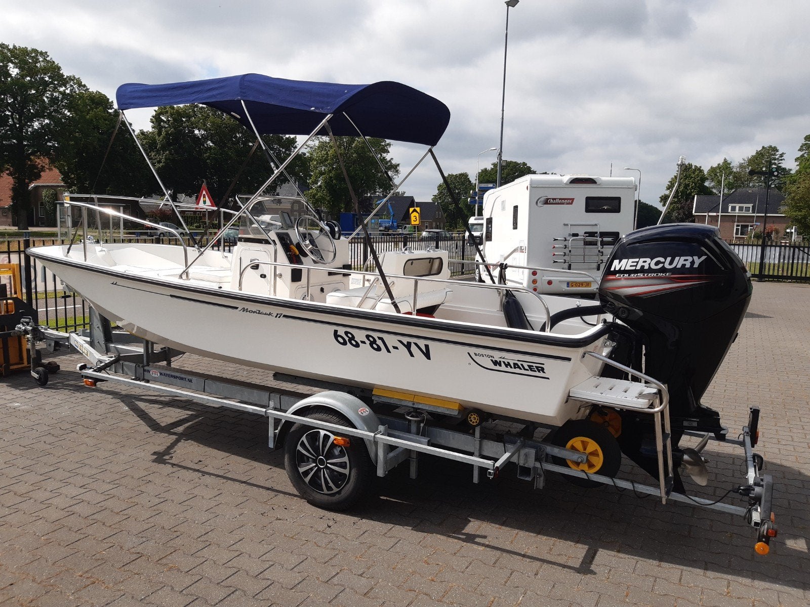 Boston Whaler Montauk 17 met Mercury 80pk en Pega trailer, Overige merken, Viertaktmotor, 5 m, Zo goed als nieuw