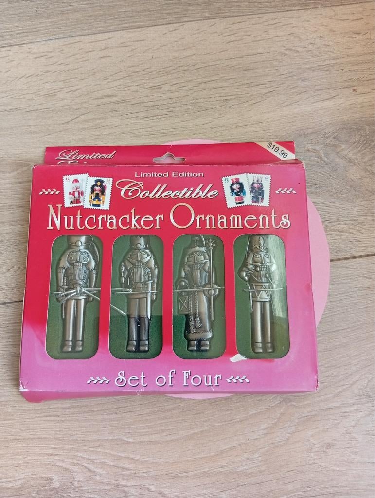 Kerst ornamenten Notenkraker, Ophalen