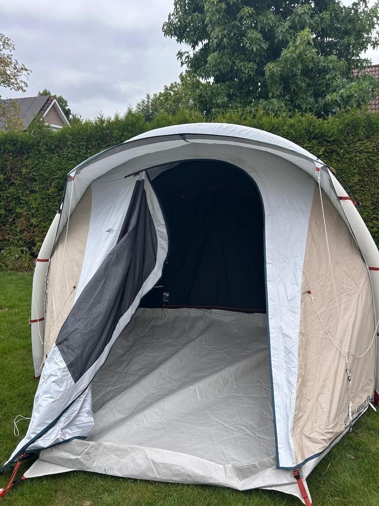 Opblaasbare tent Decathlon - Slechts 1 vakantie gebruikt, Caravans en Kamperen, Tenten, tot en met 4, Zo goed als nieuw, Ophalen