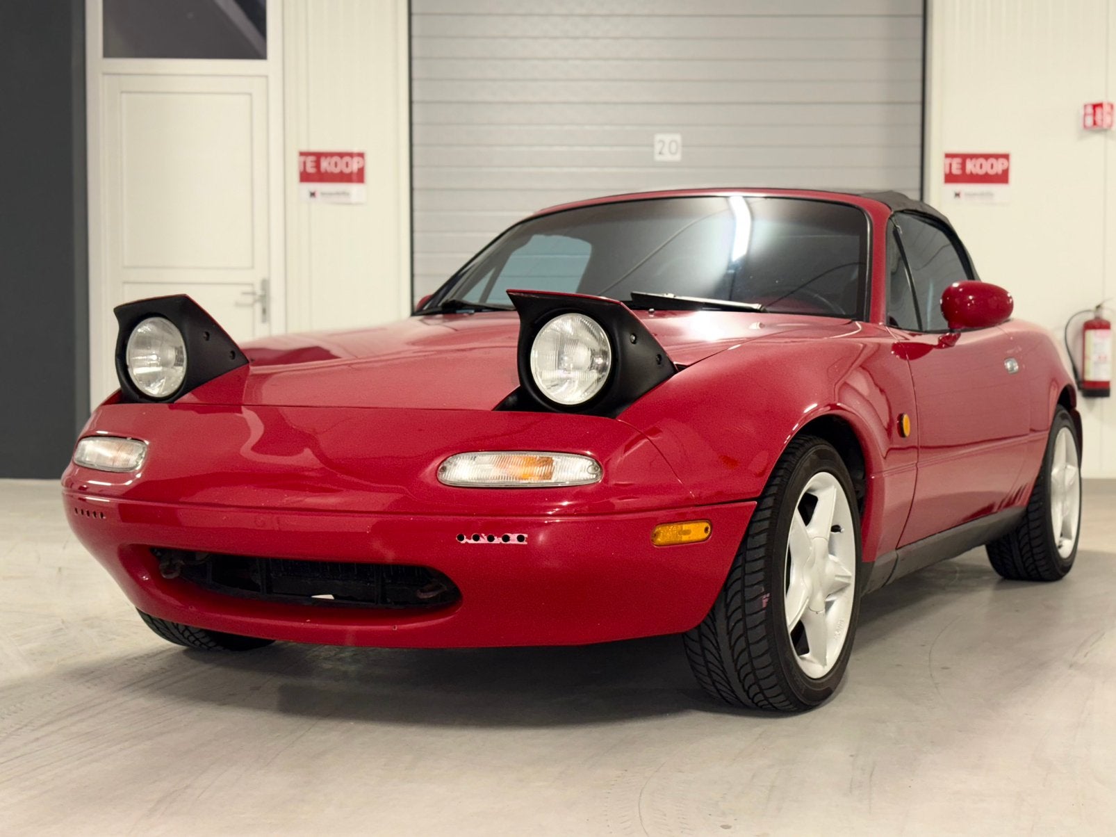 Mazda MX-5 1.6 U9 1993 Rood, Achterwielaandrijving, Zwart, 4 cilinders, Cabriolet