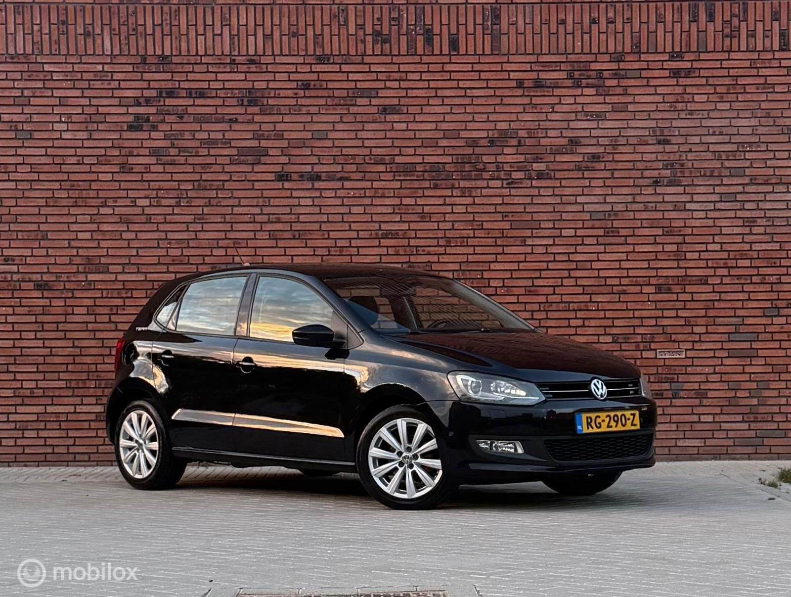 Volkswagen Polo 1.2 TSI Highline TEAM, NEW APK, FULL OPTION, Auto's, Voorwielaandrijving, Euro 5, Stof, Zwart