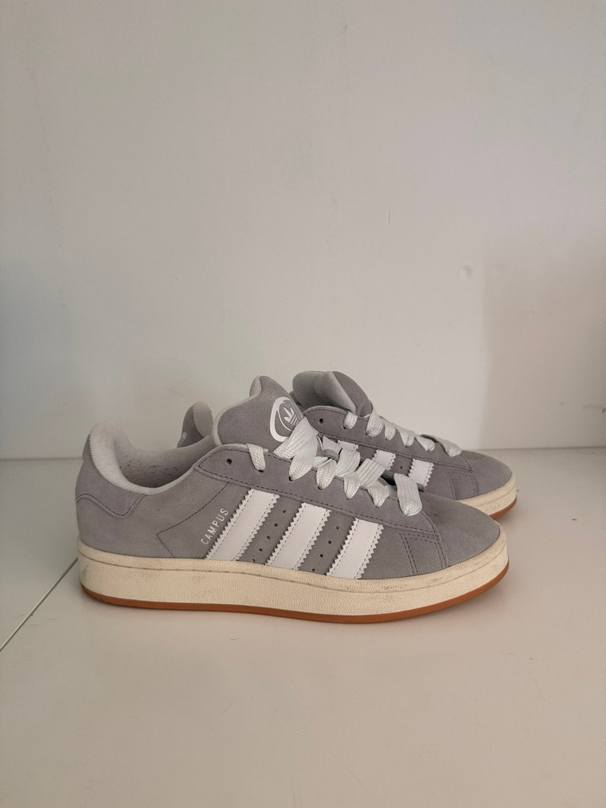 Adidas Campus 00s Grijs/Wit Gum – Maat 42, Overige kleuren, Verzenden, Nieuw, Sneakers of Gympen