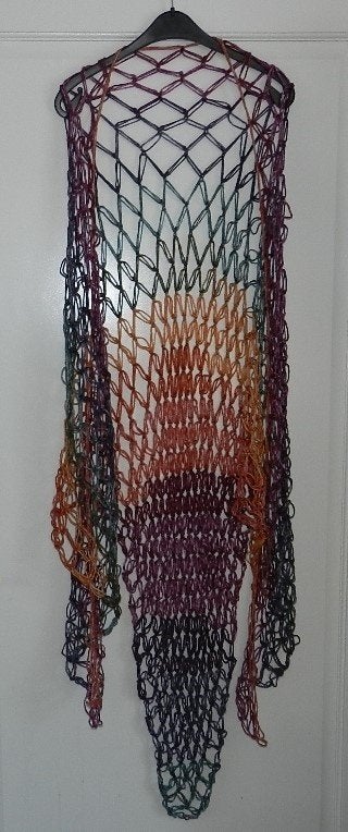 Mooie kleurige handgehaakte sjaal/omslagdoek, Kleding | Dames, Verzenden, Nieuw, Maat 46/48 (XL) of groter