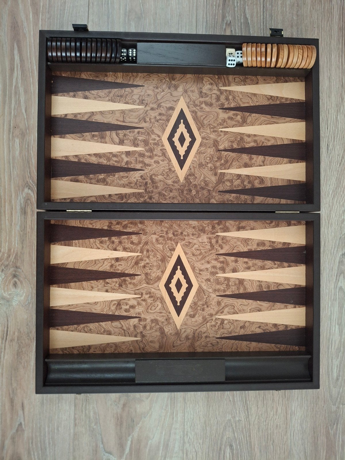 Backgammon spel - Houten koffer - Zo goed als nieuw, Ophalen, Een of twee spelers, Onbekend, Zo goed als nieuw