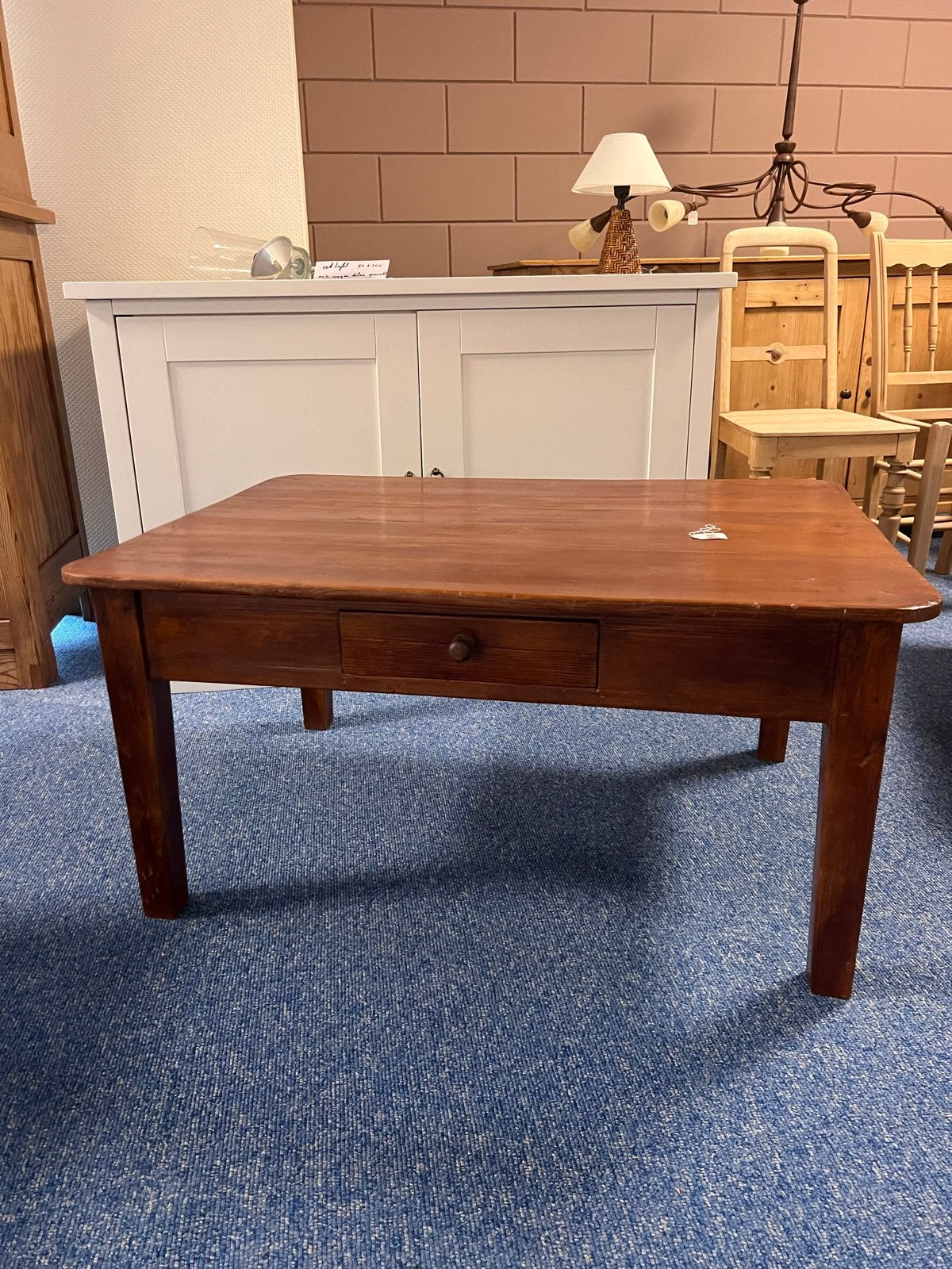 Grenenhouten salontafel met mahonie afwerking en lade, Huis en Inrichting, Ophalen, Nieuw, Grenenhout, 50 tot 100 cm