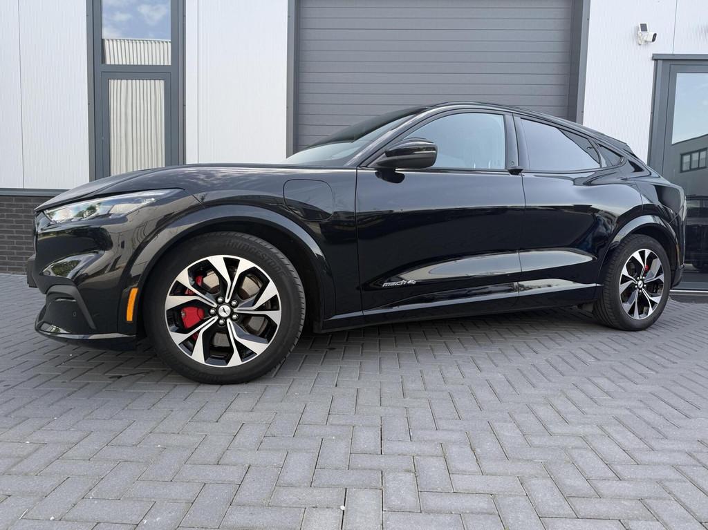 Ford Mustang Mach-E AWD 75 kWh, Auto's, Automaat, Gebruikt, Zwart, Origineel Nederlands