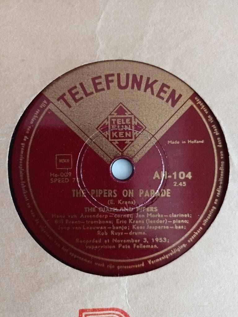 Dixieland Pipers - The Pipers On Parade  (78 Toeren), Ophalen of Verzenden, Zo goed als nieuw, 10 inch, Blues