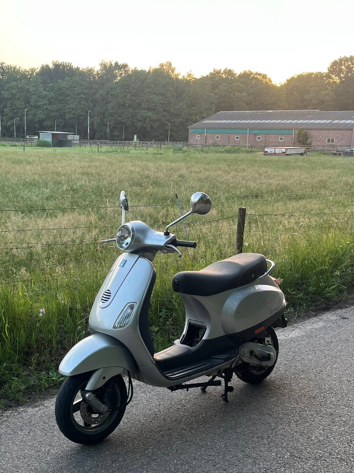 VESPA LX 50CC 2T ( mag snel weg ), Fietsen en Brommers, Ophalen, Gebruikt