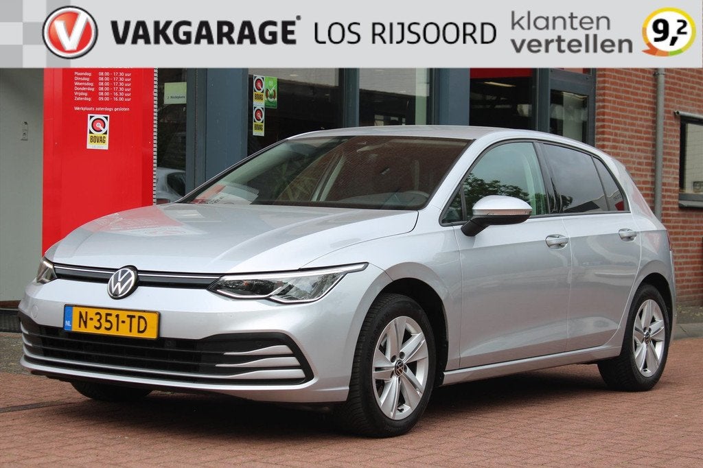 VOLKSWAGEN Golf 1.0 eTSI Hybride *Life* | Carplay | Adaptive, Automaat, Stof, Gebruikt, Bedrijf