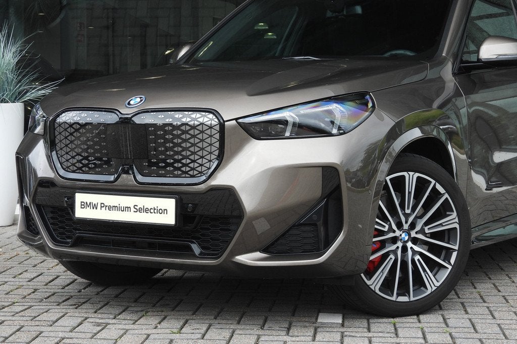 BMW iX1 eDrive20 M Sport / Panoramadak / Sportstoelen / Comf, Auto's, BMW, Gebruikt, 24 min, Origineel Nederlands, 204 pk